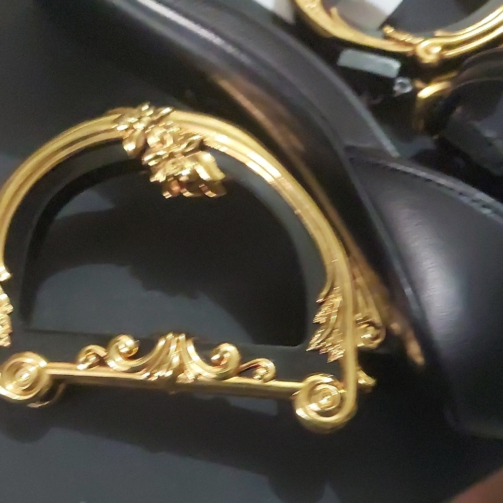 Dolce & Gabbana Women's D & G Sculpted - Picture 7 of 12